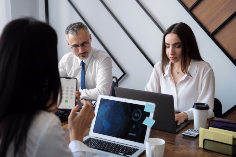 Rebuilding trust in hiring: 5 Tips to create transparent candidate experiences in the age of AI